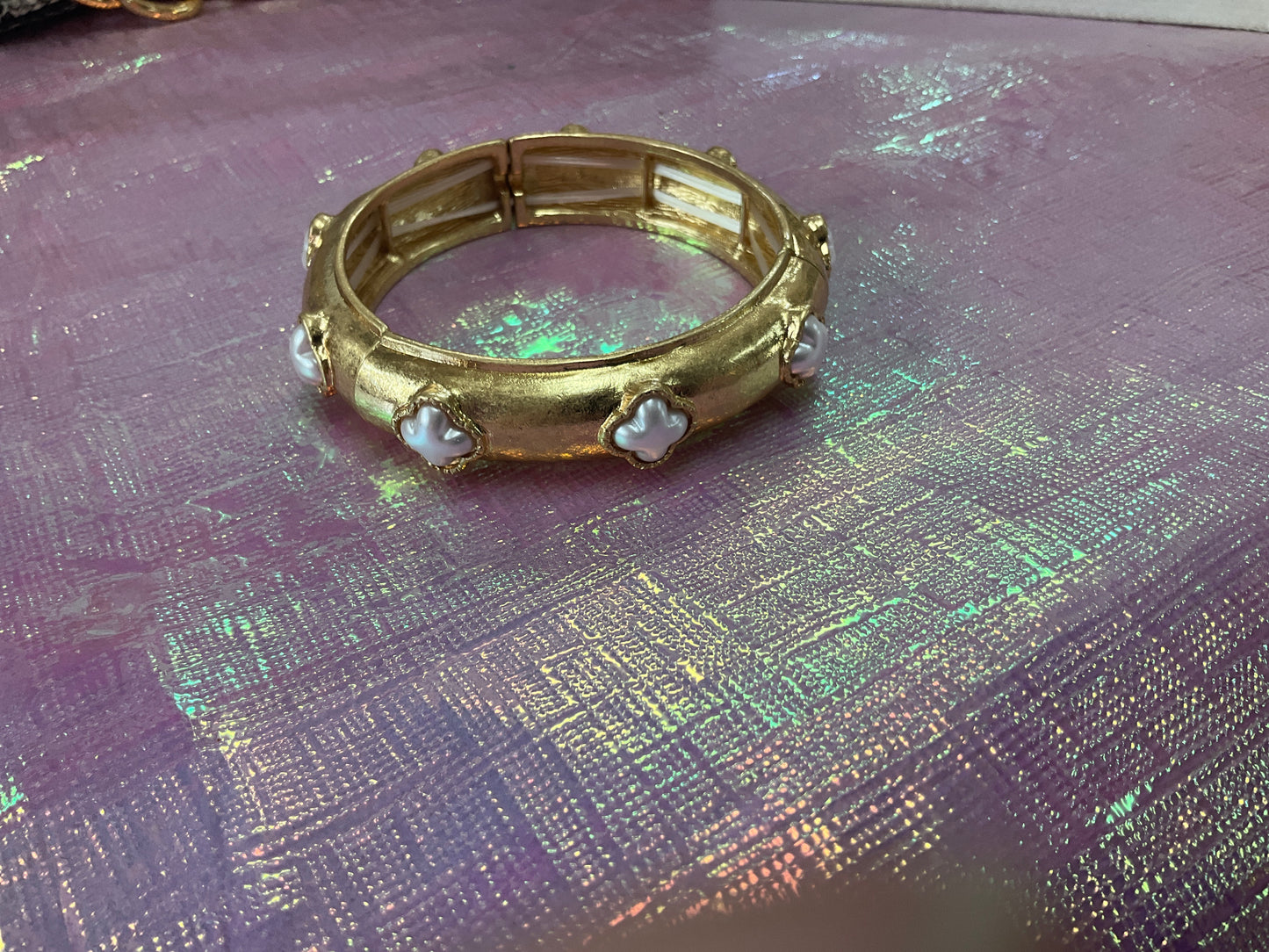 Neema Clover Stretch Bracelet Worn Gold