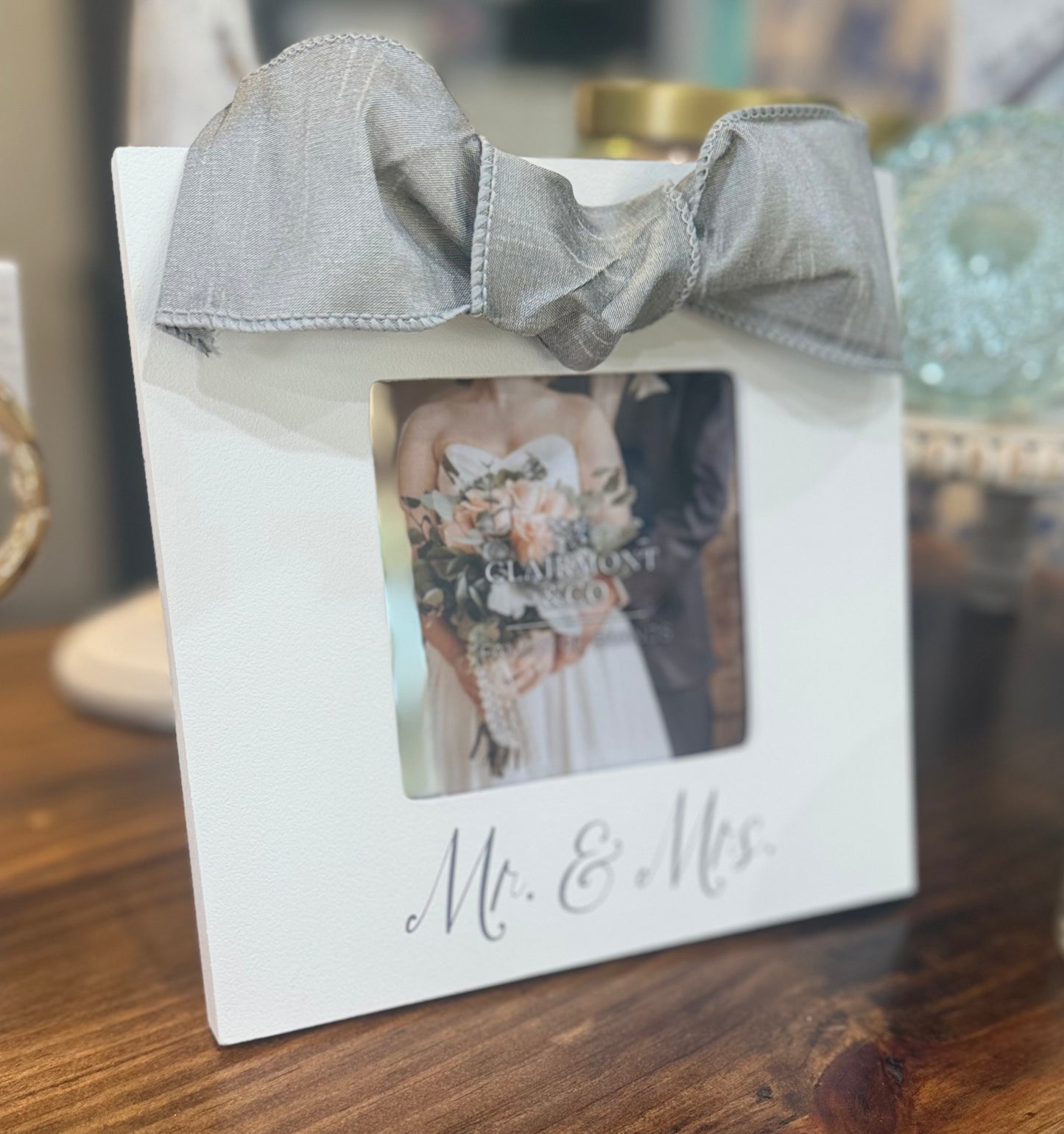 Mr & Mrs frame w/bow