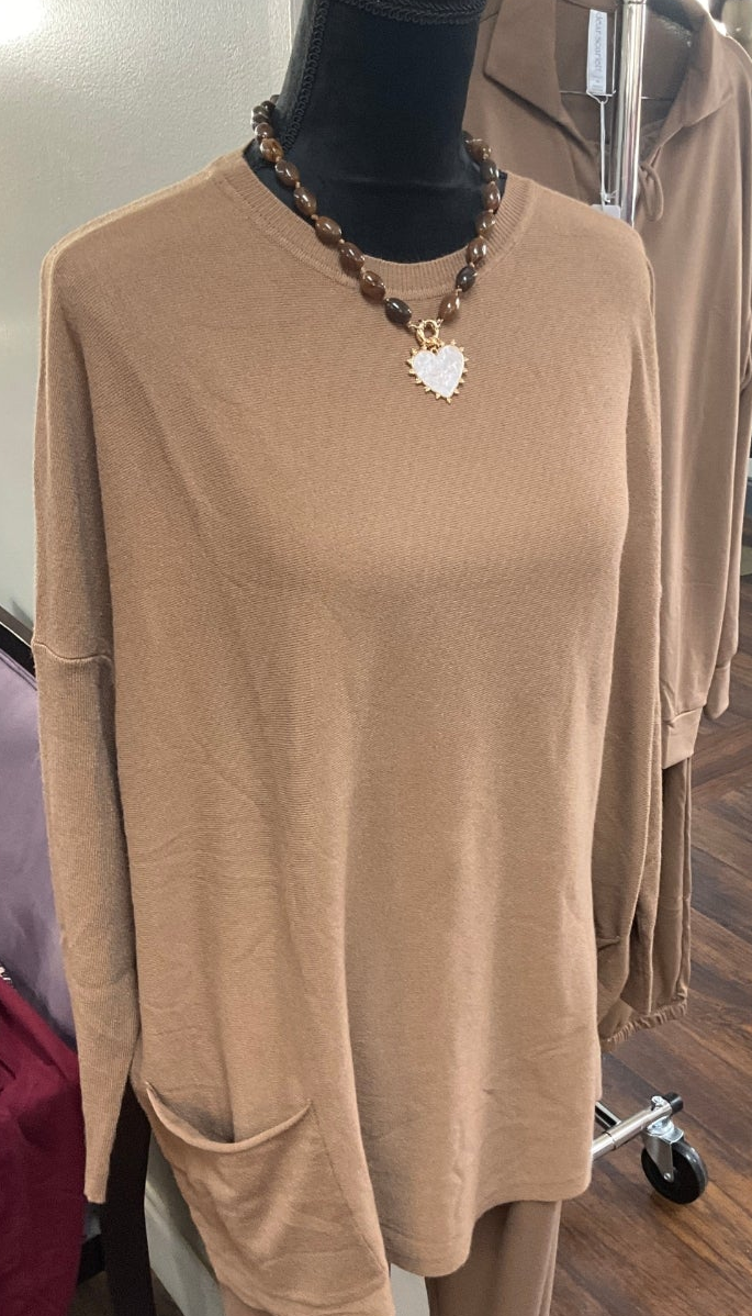 Oversized/Loose Fit Rounded Neck Sweater