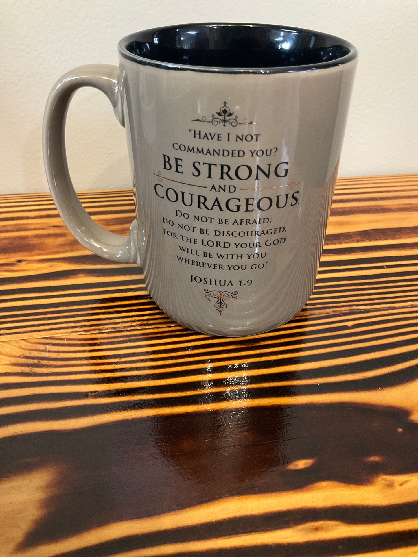 Mug tan Be Strong & Courageous