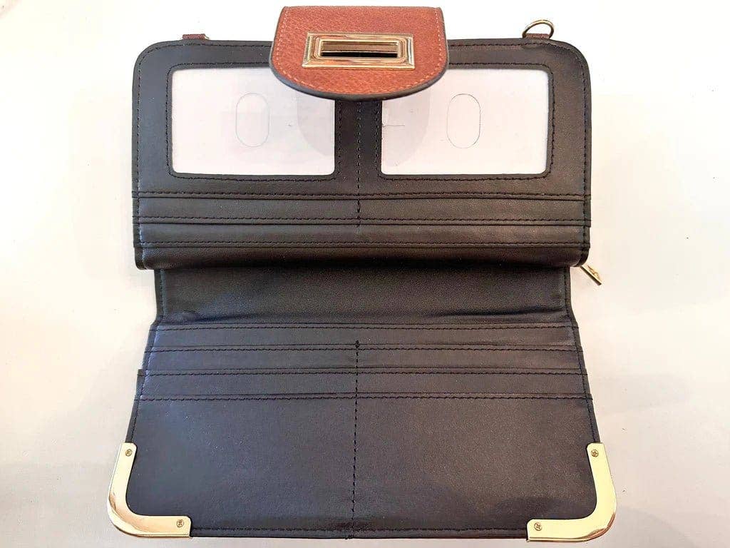AD041 Turn Lock Crossbody Wallet