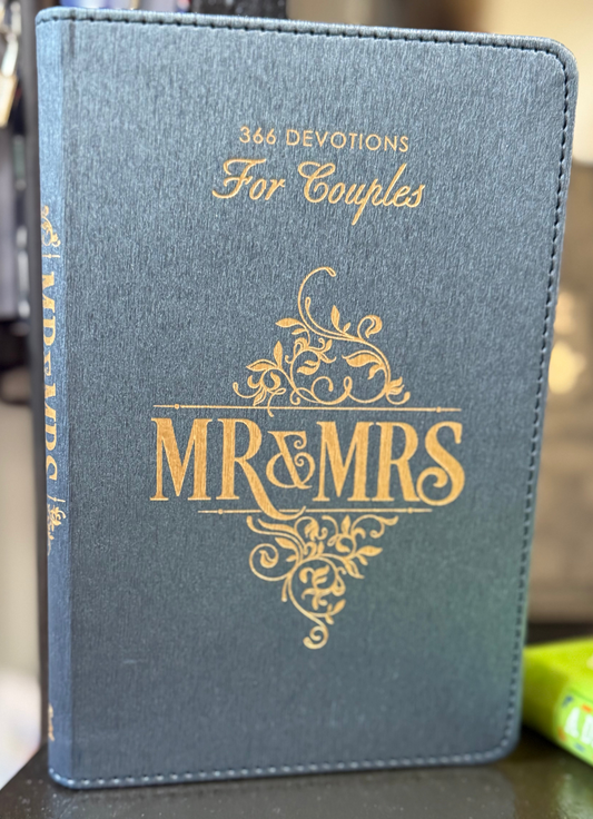 366 Devotions for Couples-Mr. & Mrs.