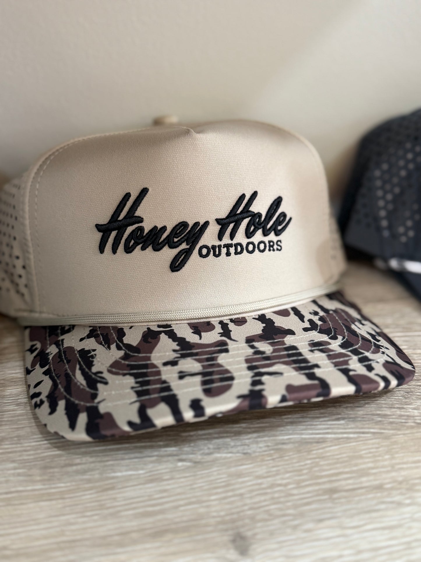 Honey Hole performance rope hat