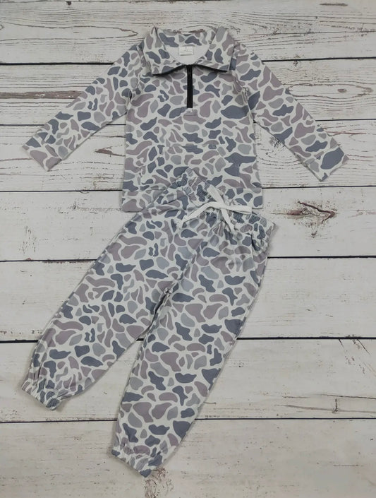 Boys Gray Camouflage Printed Top Pants Set