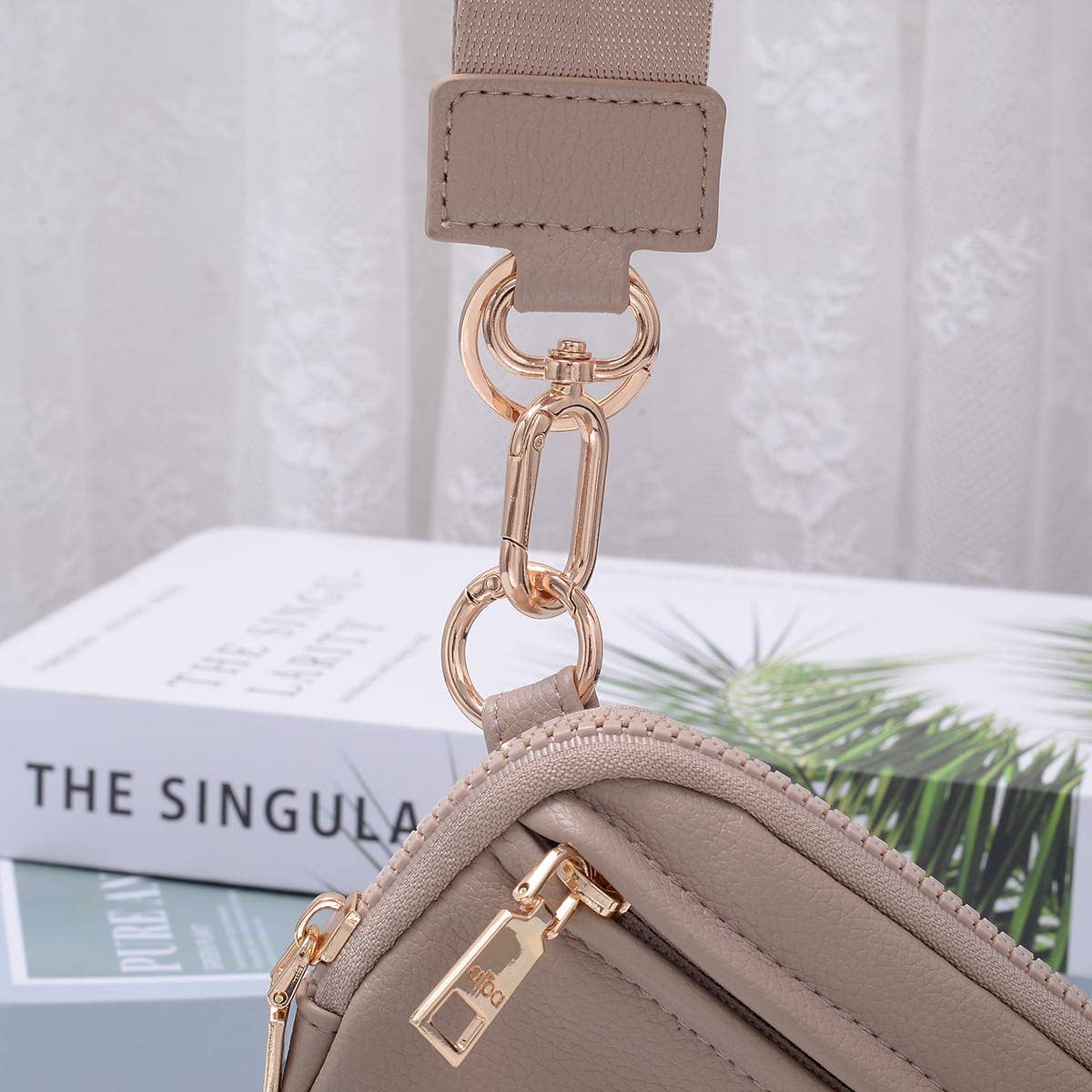 AD005 Zip Wallet With ID Window