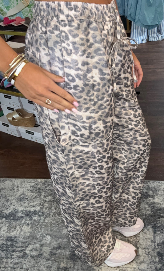 Elastic Waist Leopard Print Cargo Pants